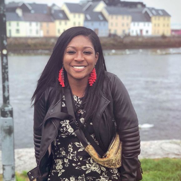 Meet your Posher, Monique - Picture 2 of 2